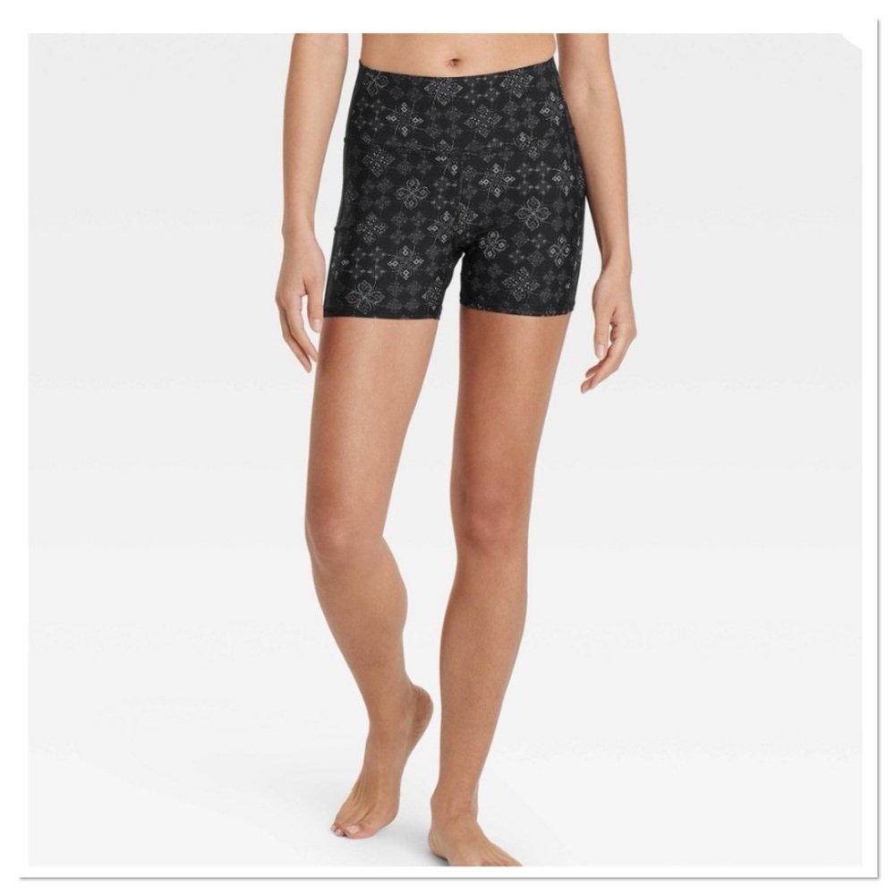 Women’s High Waisted 2.5” Bike Shorts Joylab